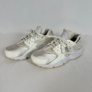 Nike Air Huarache Triple White Athletic Sneaker Size 7.5 Streetwear Athleisure